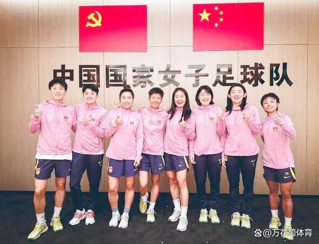 扯开纲手的乳罩揉大胸的视频
