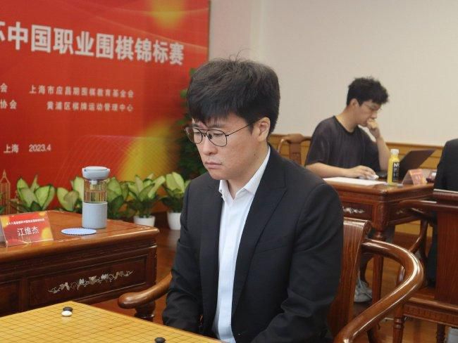 美丽的母亲在法律